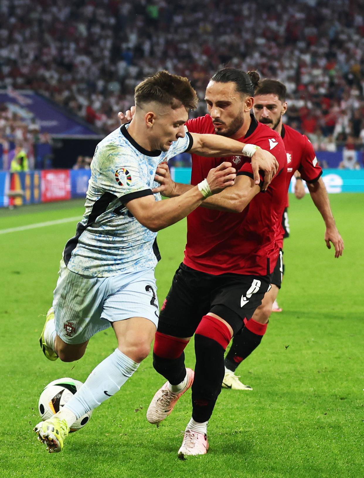 开云-法兰克福主帅托普穆勒