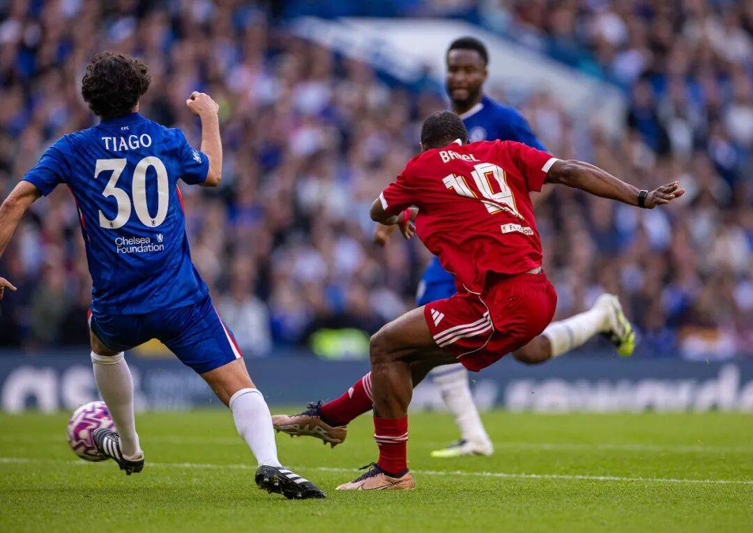 开云网页版-巴萨青训莫里巴